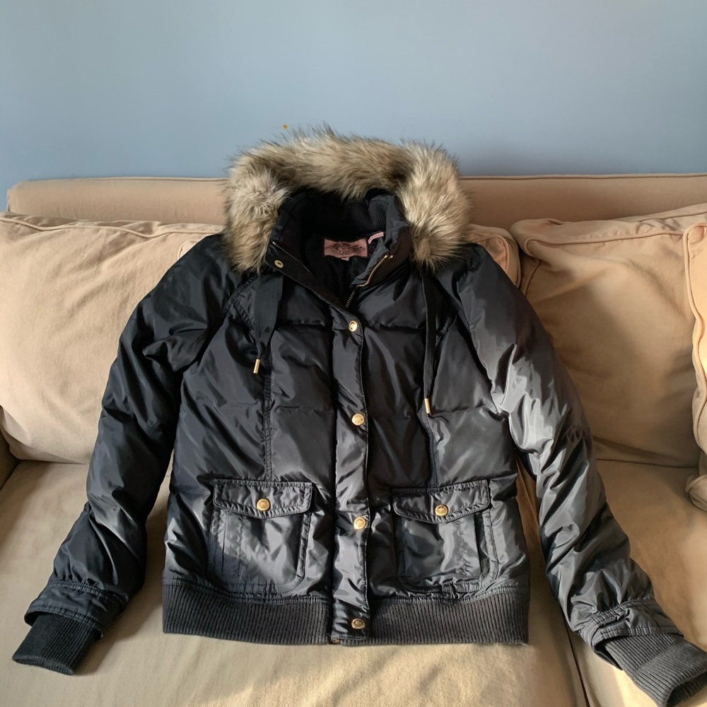 Juicy Couture puffed jacked almost new, worn once.